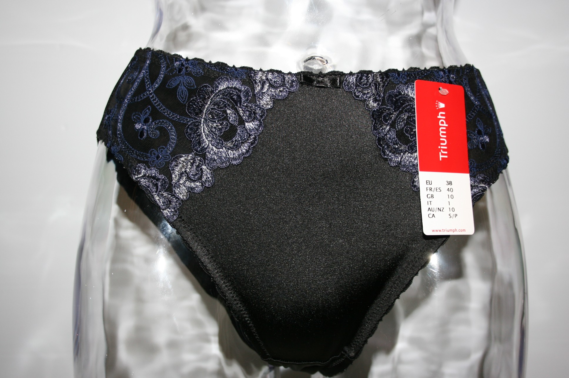 Slip Tai Triumph Romantic Desire Noir Pas Cher Sur Lingerie De Marques Fr